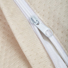 Lade das Bild in den Galerie-Viewer, Detailansicht des hochwertigen Reißverschlusses des antibakteriellen Kissenbezugs gegen Hautunreinheiten von Derma Sleep in Beige mit feinem Bambus Jacquardmuster.
